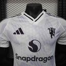 Camisa Manchester United Away 2025/26 - Adidas Jogador Masculina - Branca/Lilás