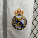 Conjunto Kit Infantil Real Madrid Home 2015/16 - Adidas Retrô - Branca/Cinza
