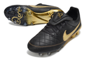 Chuteira Campo Nike Tiempo Legend - Preta/Dourada