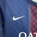 Conjunto Kit Infantil PSG Home 2025/26 - Nike Torcedor - Azul/Vermelha