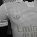 Camisa Real Madrid Edição Especial 125 Anos 2026/27 - Adidas Jogador Masculina - Branca/Prata