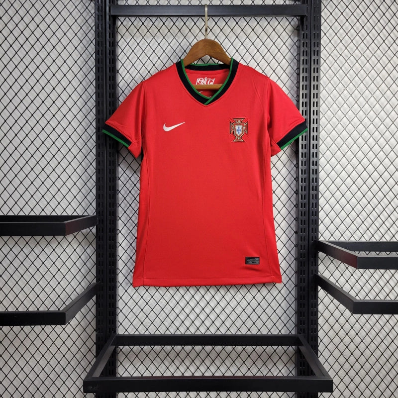 Camisa Seleção Portugal Home 2023/24 - Nike Torcedor Feminina - Vermelha/Preta
