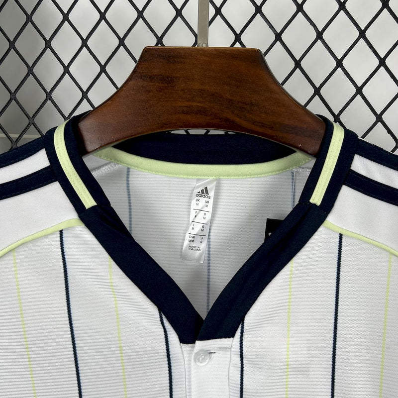 Camisa Real Madrid Edição Especial 2025/26 - Adidas Torcedor Masculina - Branca/Preta
