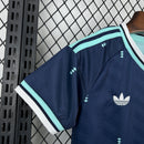 Conjunto Kit Infantil Seleção Alemanha Away 2026/27 - Adidas Torcedor - Azul/Verde