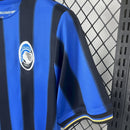 Camisa Pronta Entrega Atalanta Home 2025/26 - New Balace Torcedor Masculina - Azul/Preta