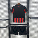 Conjunto Kit Infantil AC Milan Home 2025/26 - Puma Torcedor - Preta/Vermelha