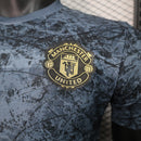 Camisa Manchester United Edição Especial 2024/25 - Adidas Jogador Masculina - Cinza/Dourada