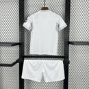 Conjunto Kit Infantil Real Madrid Home 2025/26 - Adidas Torcedor - Branca/Cinza