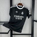Camisa Pronta Entrega Real Madrid Treino 2025/26 - Adidas Torcedor Masculina - Preta/Branca