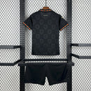 Conjunto Kit Infantil Seleção Portugal Edição Pantera Negra 2026/27 - Puma Torcedor - Preta/Dourada