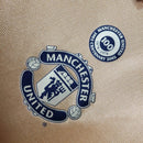 Camisa Pronta Entrega Manchester United Dupla Face 2001/02 - Umbro Retrô Masculina - Edição Especial 100 anos - Dourada/Branca