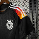 Camisa Seleção Alemanha Treino 2024/25 - Adidas Torcedor Masculina - Preta/Vermelha