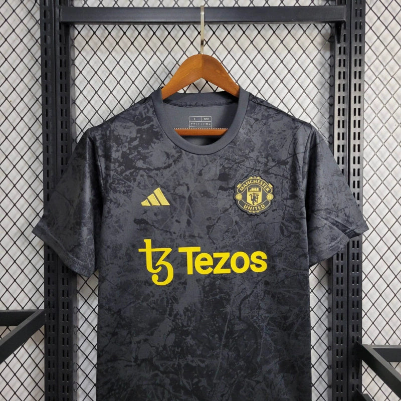 Camisa Manchester United Edição Especial 2024/25 - Adidas Torcedor Masculina - Preta/Amarela