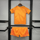 Conjunto Kit Infantil Real Madrid Away 2024/25 - Adidas Torcedor - Laranja/Preta