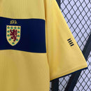 Camisa Seleção Escócia Away 2002/03 - Fila Retrô Masculina - Amarela/Azul