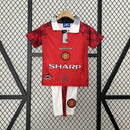 Conjunto Kit Infantil Manchester United Home 1996/97 - Umbro Retrô - Vermelha/Branca