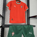 Conjunto Kit Infantil Seleção Portugal Home 2025/26 - Puma Torcedor - Vermelha/Verde