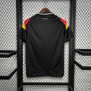 Camisa Seleção Alemanha Treino 2024/25 - Adidas Torcedor Masculina - Preta/Vermelha
