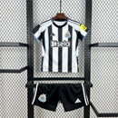 Conjunto Kit Infantil Newcastle Home 2025/26 - Adidas Torcedor - Preta/Branca