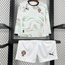 Conjunto Kit Infantil Manga Longa Seleção Portugal Away 2025/26 - Puma Torcedor - Branca/Verde