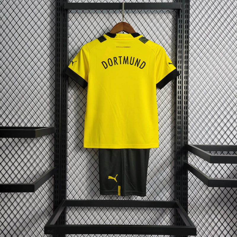 Kit Infantil Borussia Dortmund Home 2022/23 - Puma Torcedor - Amarela/Preta