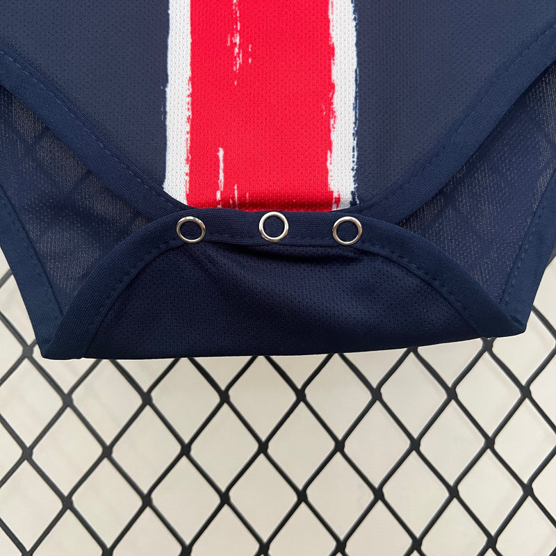 body-infantil-kids-psg-paris-saint-germain-nike-home-titular-1-2024-25-torcedor-branco-branca-azul-vermelha-vermelho-dembele-qatar-airways