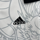 Conjunto Kit Infantil Real Madrid Edição Especial 2022/23 - Adidas Torcedor - Branca/Preta