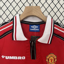 Conjunto Kit Infantil Manchester United Home 1998/99 - Umbro Retrô - Vermelha/Branca
