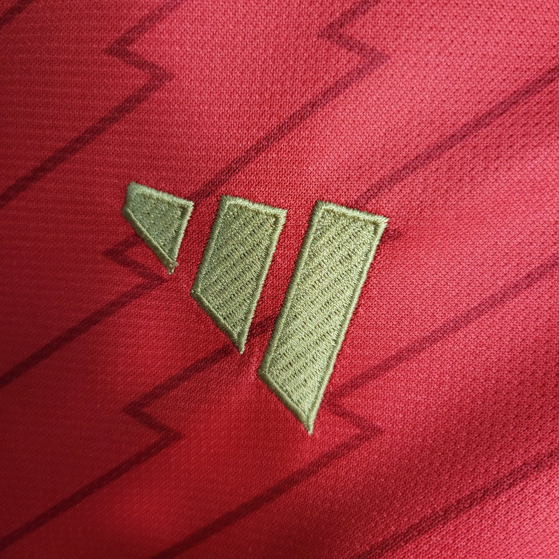 camisa-arsenal-home-titular-1-2023-24-adidas-torcedor-masculina-vermelha-vermelho-branco-branca-dourada-dourado-emirates-fly-better-dorado-dorada