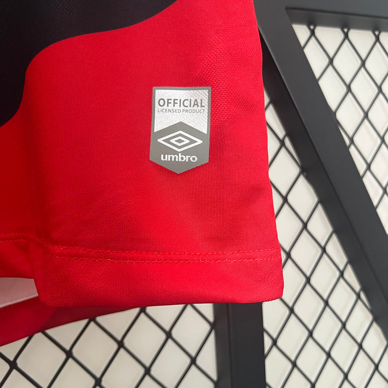 camisa-athletico-paranaense-home-titular-1-2024-25-umbro-torcedor-masculina-preto-preta-vermelha-vermelho