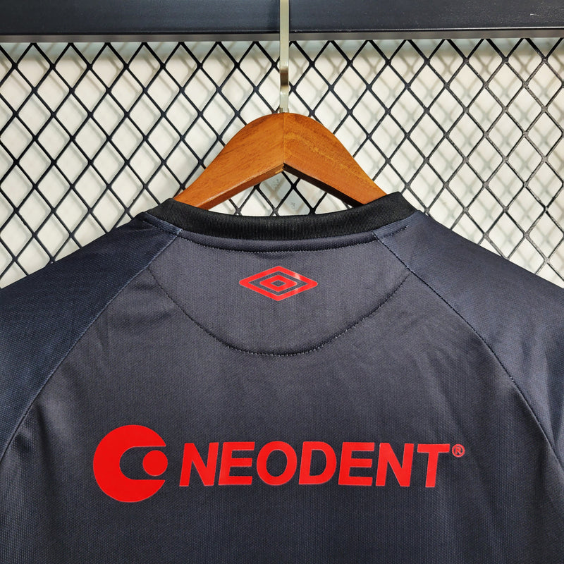camisa-athletico-paranaense-third-terceira-3-2023-24-umbro-torcedor-masculina-preto-preta-vermelha-vermelho
