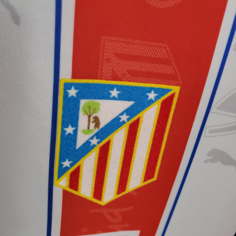 camisa-atletico-de-madrid-home-titular-1-1996-97-puma-retro-masculina-masculino-branca-branco-vermelha-vermelho-azul-bandai
