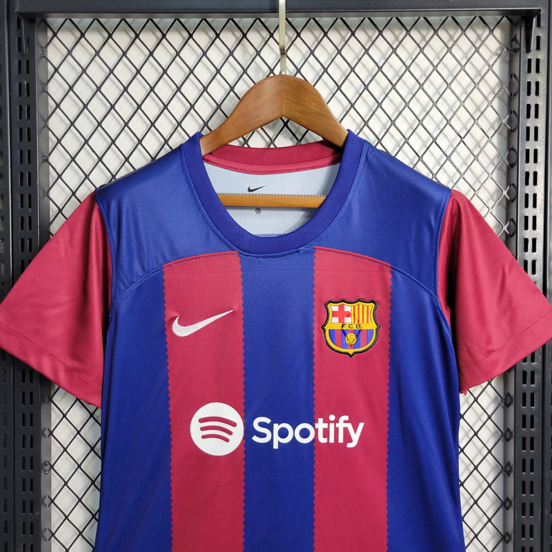 camisa-feminina-barcelona-barca-home-titular-1-2023-24-nike-torcedor-azul-vermelho-vermelha-spotify-fcb-messi-suarez-neymar- Lewandowski
