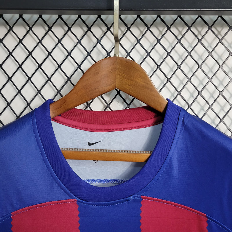 camisa-feminina-barcelona-barca-home-titular-1-2023-24-nike-torcedor-azul-vermelho-vermelha-spotify-fcb-messi-suarez-neymar- Lewandowski
