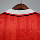 camisa-gola-polo-manchester-united-diabos-vermelhos-home-titular-1-1992-93-1993-94-umbro-retro-masculina-masculino-sharp-vermelha-vermelho-branca-branco-hughes-giggs-david-beckham-cantona