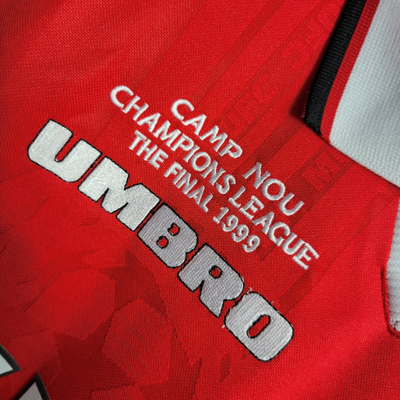 camisa-gola-polo-manchester-united-diabos-vermelhos-home-titular-1-1999-00-umbro-retro-masculina-masculino-sharp-final-champions-league-1999-camp-nou-vermelha-vermelho-branca-branco-giggs-david-beckham
