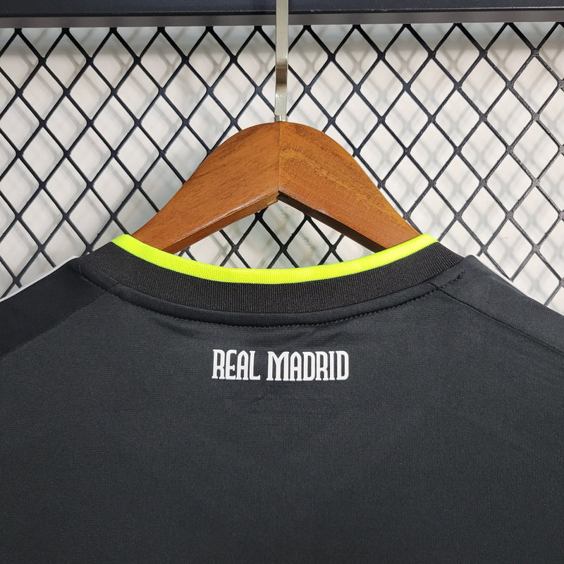 camisa-manga-longa-comprida-real-madrid-madri-away-reserva-2-2010-11-adidas-com-bwin-retro-vintage-masculina-masculino-preto-preta-verde-branca-branco-cr7-cristiano-ronaldo-benzema-higuain-kaka-di-maria-xabi-alonso-ozil-sergio-ramos-marcelo
