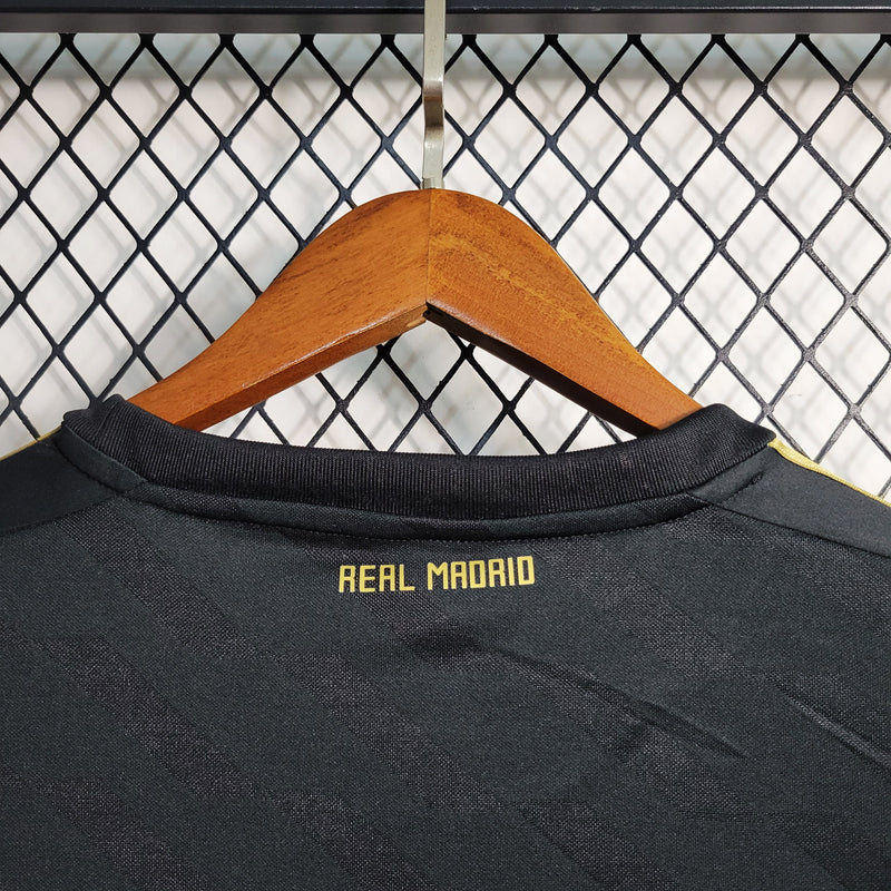 camisa-manga-longa-comprida-real-madrid-madri-away-reserva-2-2011-12-adidas-bwin-retro-vintage-masculina-masculino-dourado-dourada-dorado-dorada-preto-preta-cr7-cristiano-ronaldo-higuain-kaka-di-maria-xabi-alonso-ozil-sergio-ramos-marcelo-khedira
