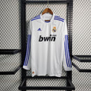 camisa-manga-longa-comprida-real-madrid-madri-home-titular-1-2010-11-adidas-com-bwin-retro-vintage-masculina-masculino-branca-branco-azul-cr7-cristiano-ronaldo-benzema-higuain-kaka-di-maria-xabi-alonso-ozil-sergio-ramos-marcelo-khedira