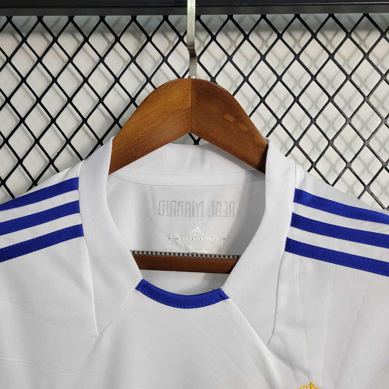 camisa-manga-longa-comprida-real-madrid-madri-home-titular-1-2010-11-adidas-com-bwin-retro-vintage-masculina-masculino-branca-branco-azul-cr7-cristiano-ronaldo-benzema-higuain-kaka-di-maria-xabi-alonso-ozil-sergio-ramos-marcelo-khedira