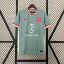 camisa-masculina-atletico-madrid-madri-2024-25-nike-away-reserva-2-torcedor-cinza-vermelha-vermelho-riyadh-air-grizmann
