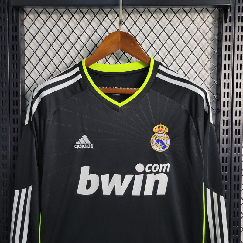 camisa-masculina-manga-longa-away-reserva-2-real-madrid-madri-2010-11-adidas-retro-verde-preto-preta-branco-branca-ronaldo-cr7-bwin-com