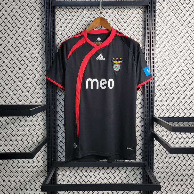 camisa-masculina-masculino-benfica-away-reserva-2
-2009-10-adidas-retro-preto-preta-vermelha-vermelho-meo-di-maria
