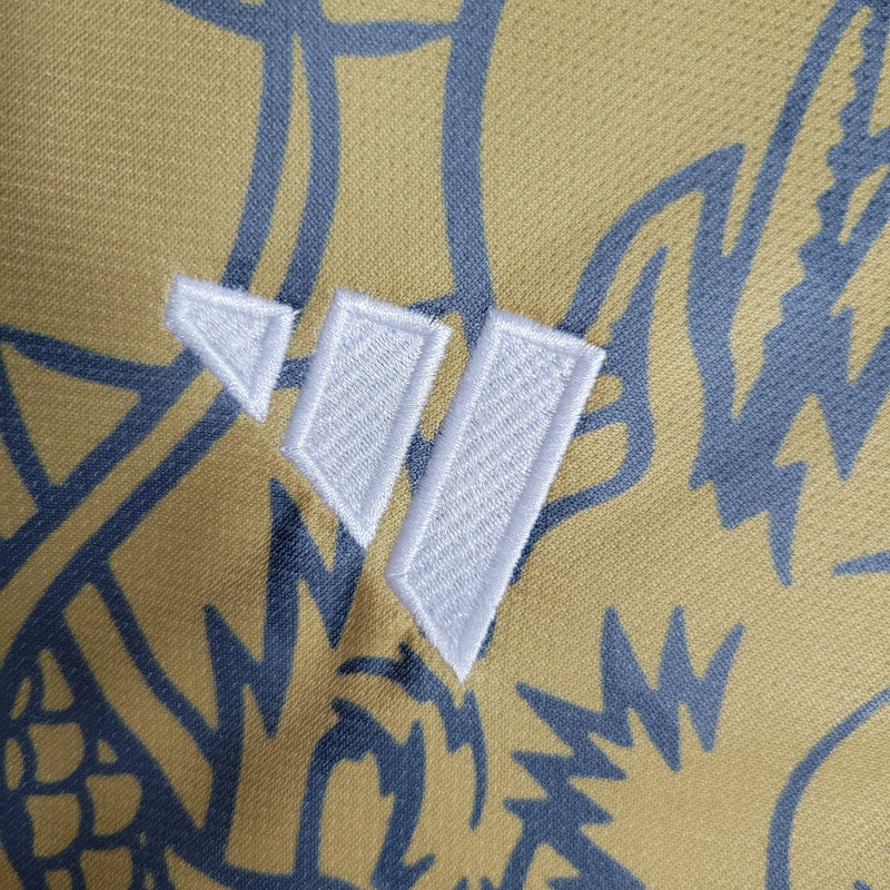 camisa-masculina-real-madrid-madri-2023-24-torcedor-caramelo-branco-branca-ronaldo-cr7-kroos-vini-jr-fly-emirates-dragao