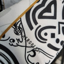 camisa-masculina-real-madrid-madri-2023-24-torcedor-preto-preta-branco-branca-ronaldo-cr7-kroos-vini-jr-fly-emirates