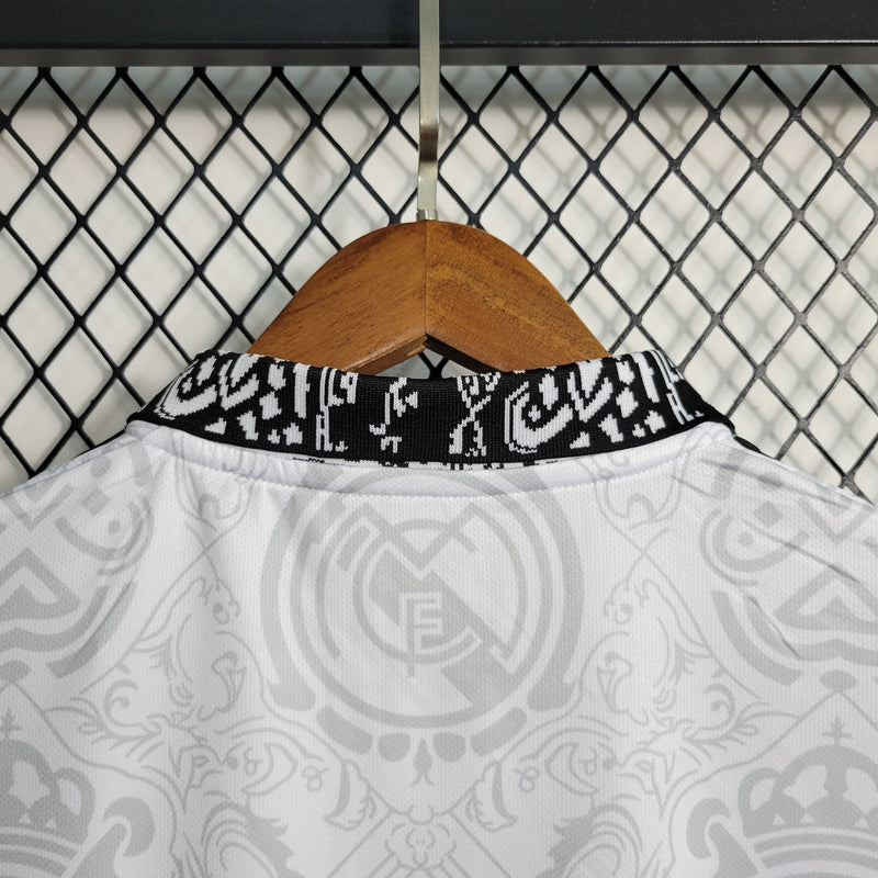 camisa-masculina-real-madrid-madri-2023-24-torcedor-preto-preta-branco-branca-ronaldo-cr7-kroos-vini-jr-fly-emirates