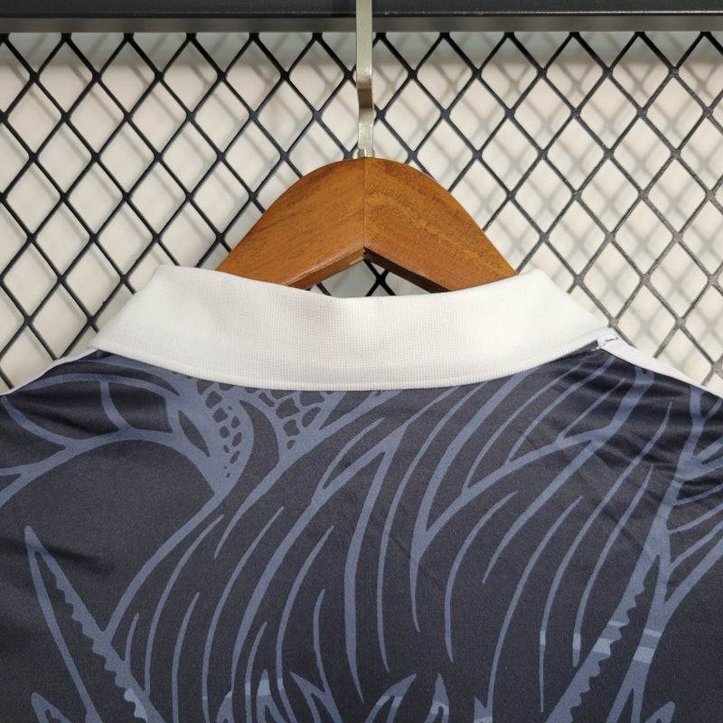 camisa-masculina-real-madrid-madri-2023-24-torcedor-preto-preta-branco-branca-ronaldo-cr7-kroos-vini-jr-fly-emirates-dragao