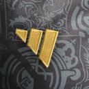 camisa-masculina-real-madrid-madri-2023-24-torcedor-preto-preto-dorada-dorado-dourada-dourado-ronaldo-cr7-kroos-vini-jr-fly-emirates