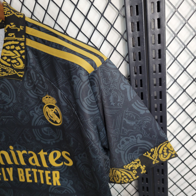 camisa-masculina-real-madrid-madri-2023-24-torcedor-preto-preto-dorada-dorado-dourada-dourado-ronaldo-cr7-kroos-vini-jr-fly-emirates