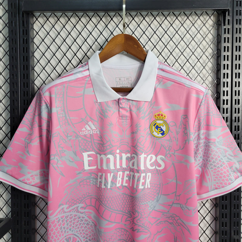 camisa-masculina-real-madrid-madri-2023-24-torcedor-rosa-branco-branca-ronaldo-cr7-kroos-vini-jr-fly-emirates-dragao